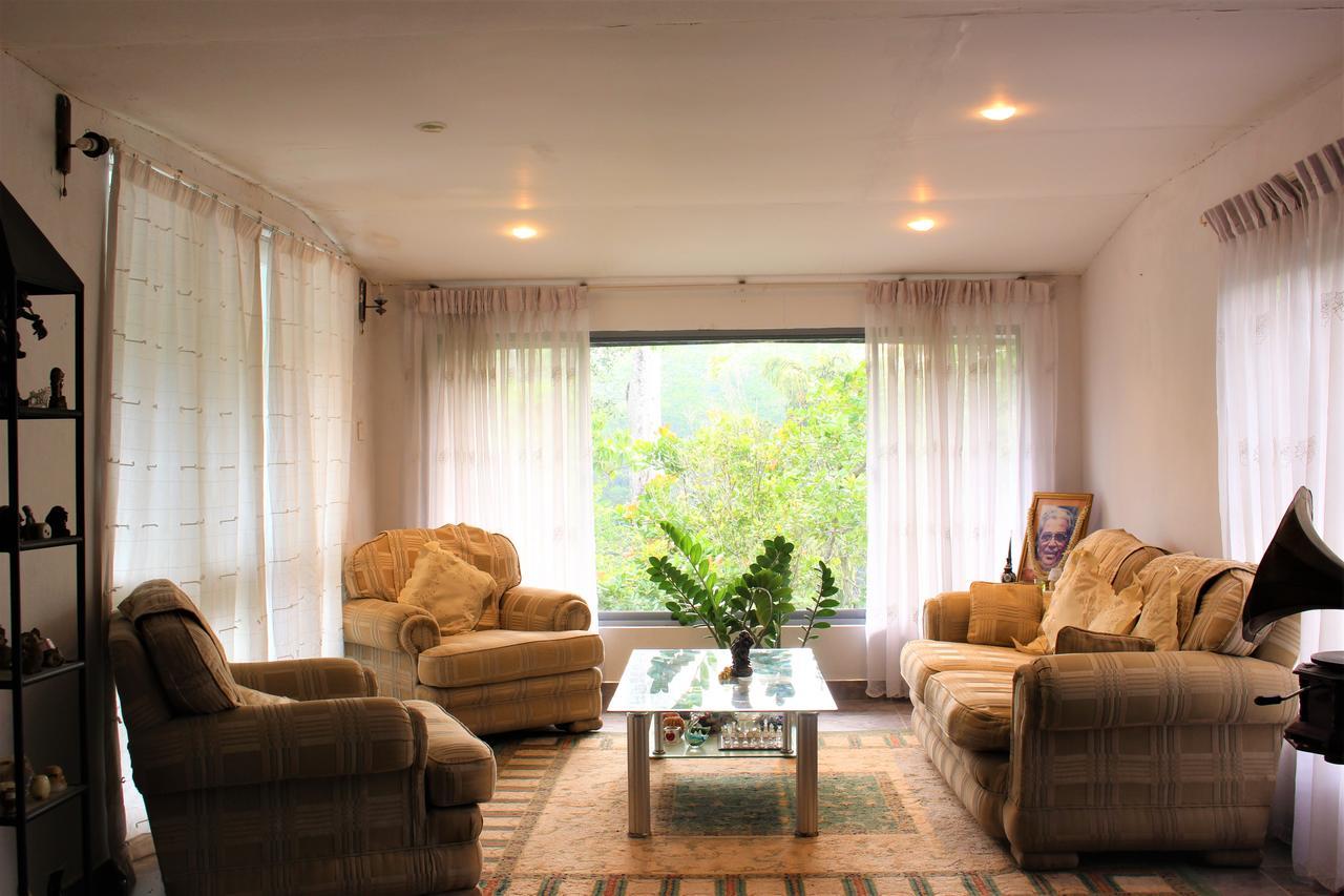 E-Stay Hanthana Kandy Exteriér fotografie